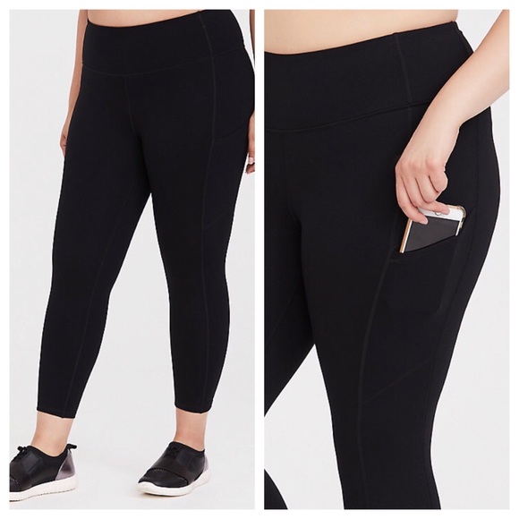 torrid Pants - Torrid Crop Active Leggings w/ Pockets